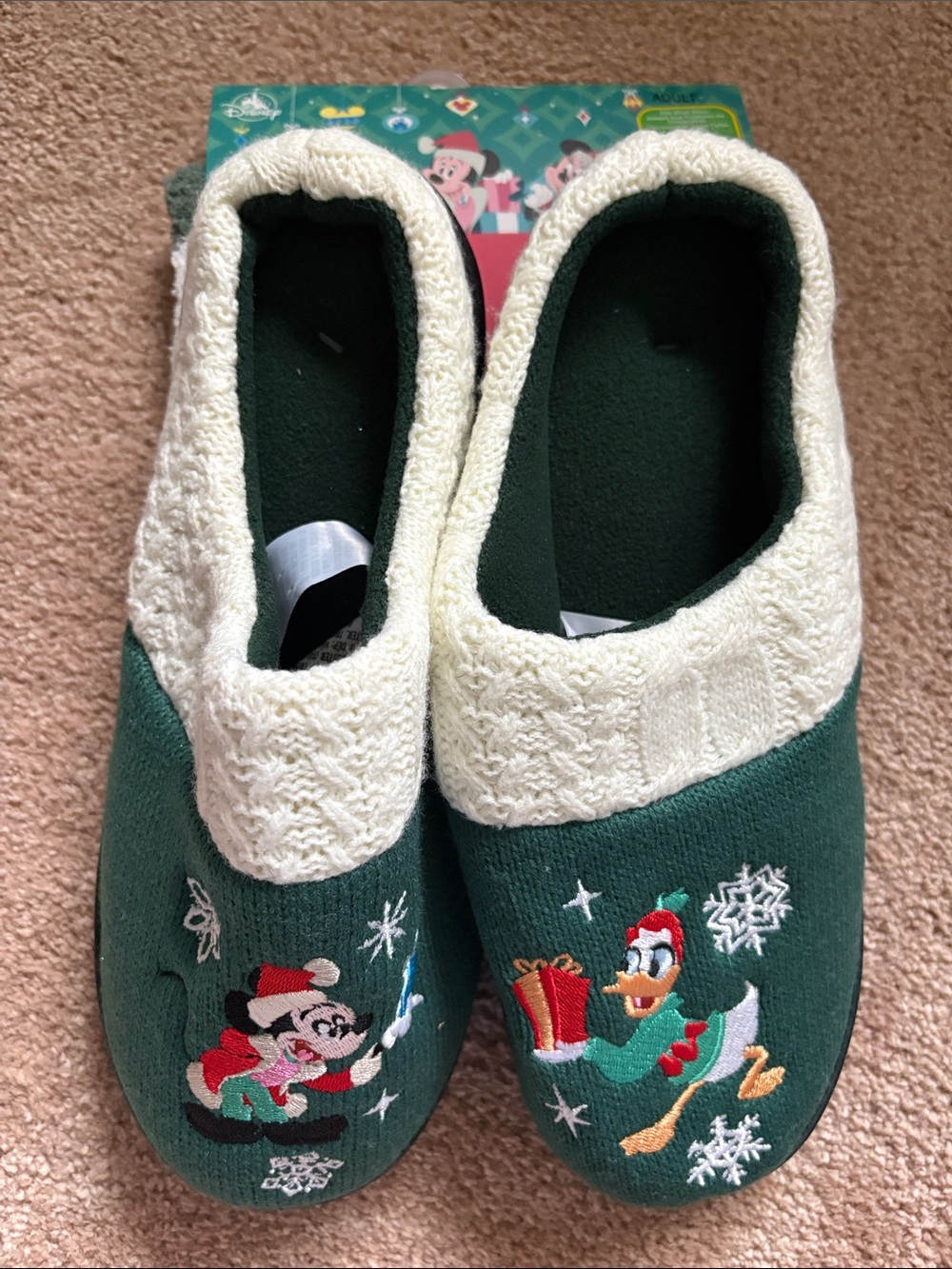 Disney Womens Green Cream Holiday Slip-On Slippers & Socks Set Mickey & Donald